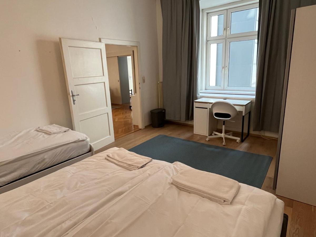 Stylish Apt Near Urania 1Br Lejlighed Wien Eksteriør billede