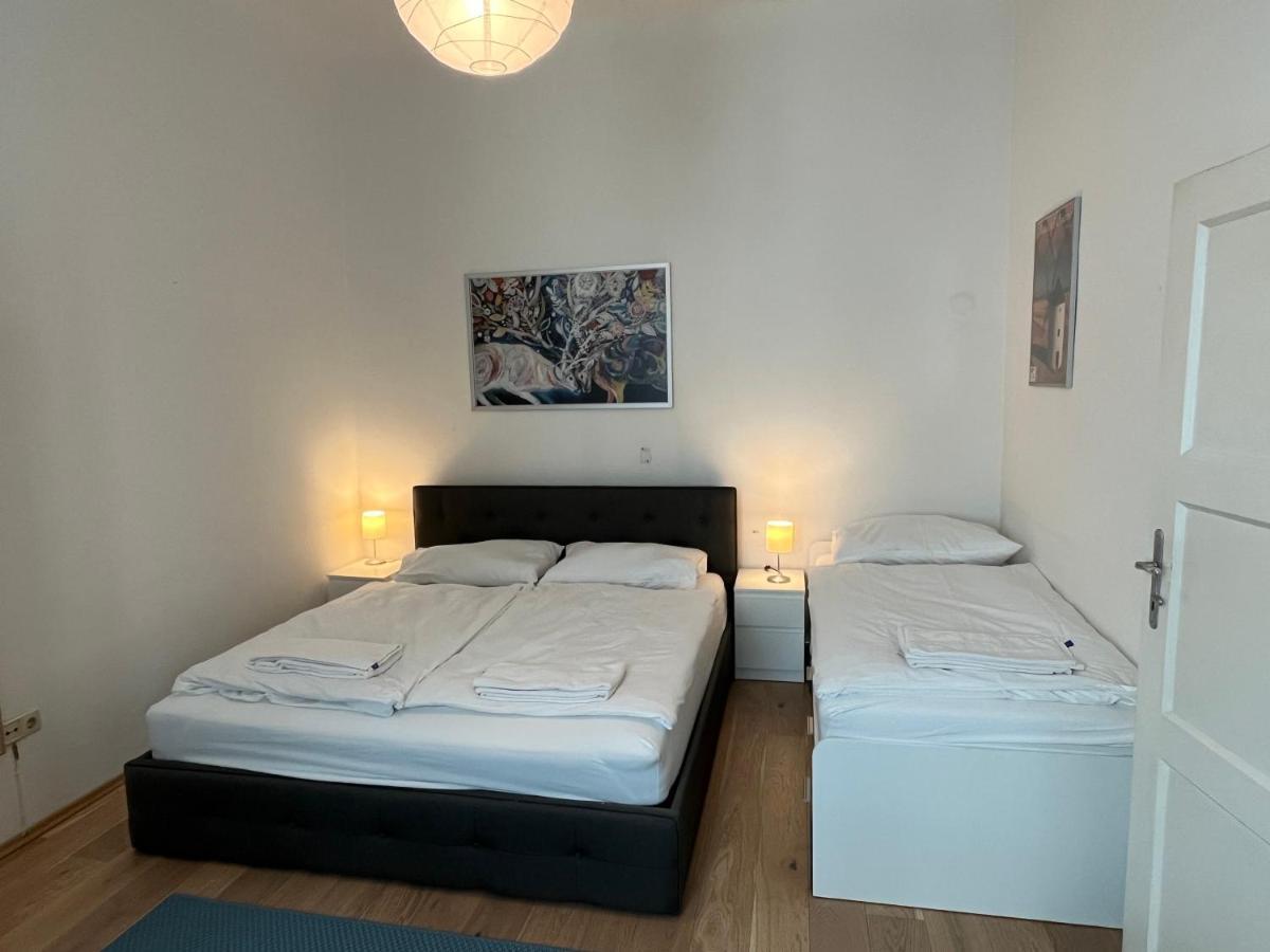 Stylish Apt Near Urania 1Br Lejlighed Wien Eksteriør billede