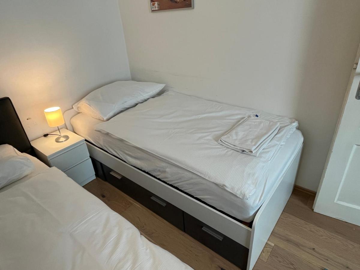 Stylish Apt Near Urania 1Br Lejlighed Wien Eksteriør billede